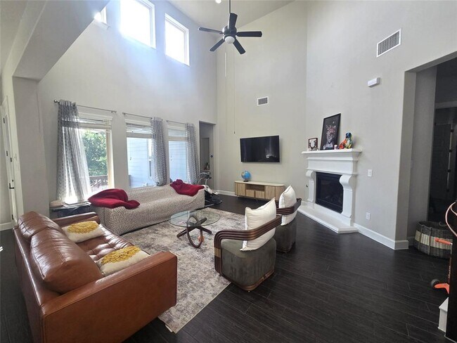 Foto del edificio - 340 Cross Timbers Dr