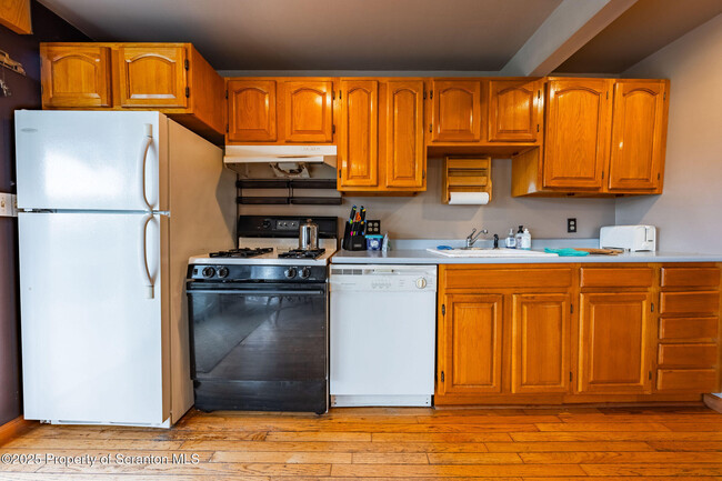 Foto del edificio - 120 Evergreen Ln