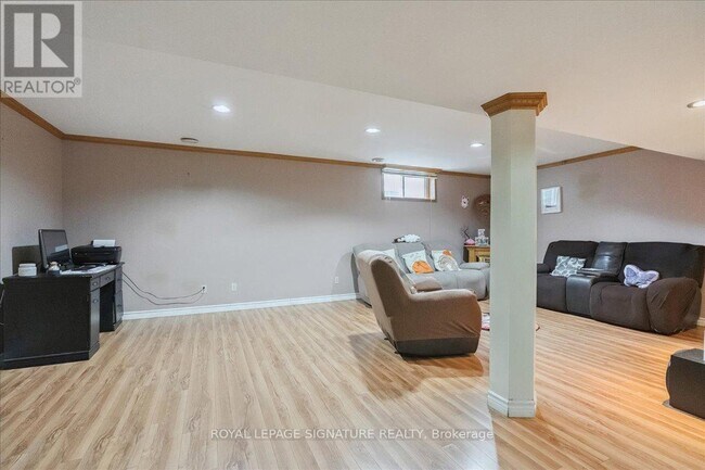 Building Photo - 6 Grandview Ave