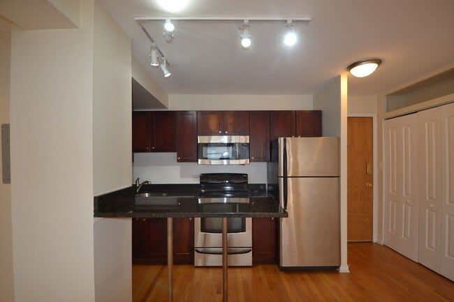 Building Photo - 4180 N Marine Dr