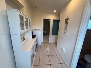 Building Photo - 3501 SW 40th Ave