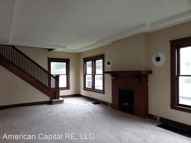 Building Photo - 4 br, 1.5 bath House - 737 Riverside Ave