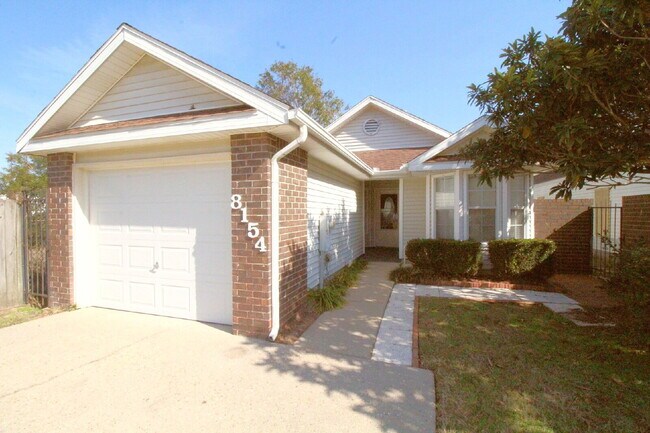 Foto del edificio - NE Pensacola 2BR/2BA with Ensuite, Dining ...