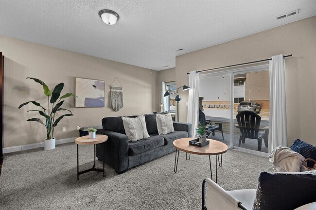 Foto del edificio - 8350 Cascade Ave