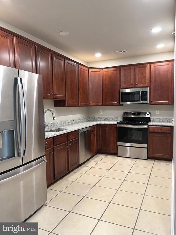 Primary Photo - 1324 West Chester Pike