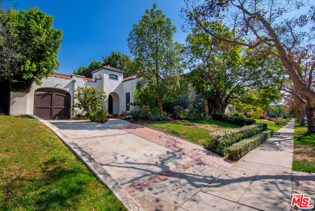 Building Photo - 552 Wilcox Ave