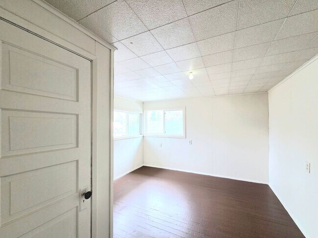 Foto del edificio - 4-Bedroom + Den, 2-Bath House for Rent in Cashmere ON THE RIVER!!