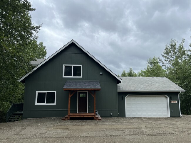 Building Photo - 3151 N Edgewater Dr