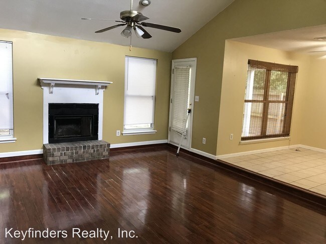 Building Photo - 3 br, 2 bath House - 14128 Pinehurst Ave.