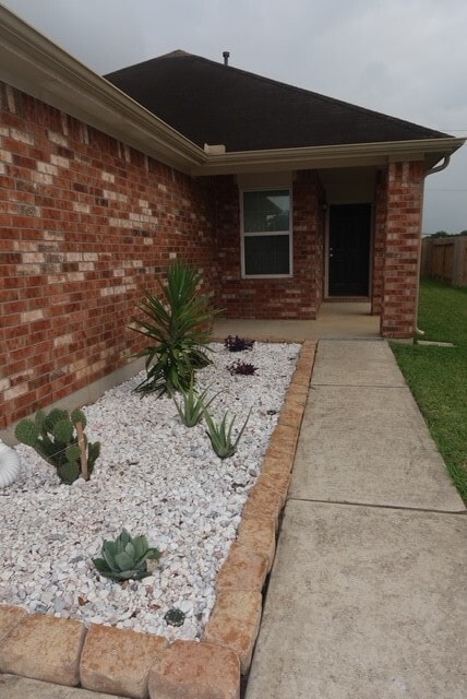 Building Photo - 6114 El Oro Dr