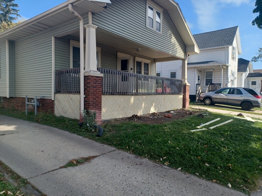 Primary Photo - 1112 Romayne Ave