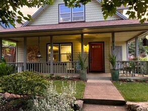 Building Photo - 923 Bellview Ave