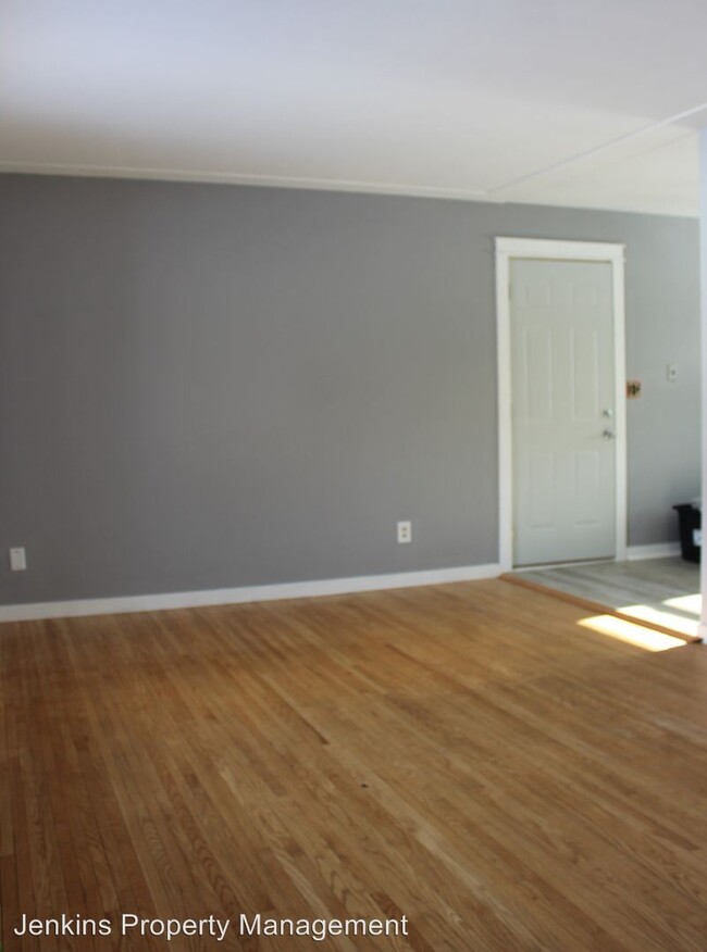 Building Photo - 4 br, 2 bath House - 800 Summer St