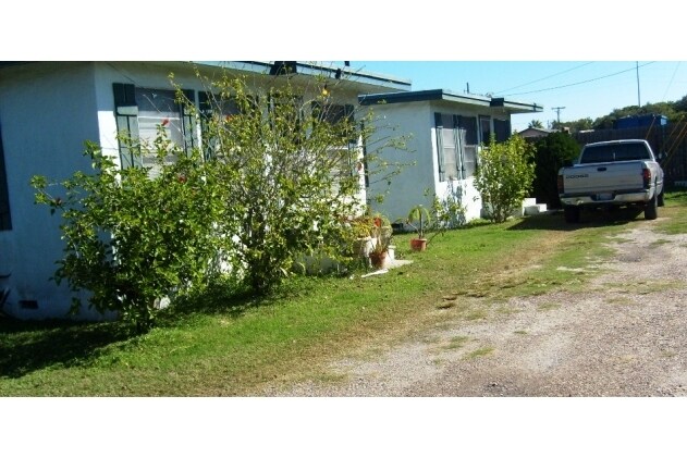 Building Photo - 1129 Central Dr