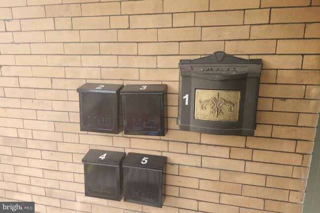 Building Photo - 4441 Spruce St