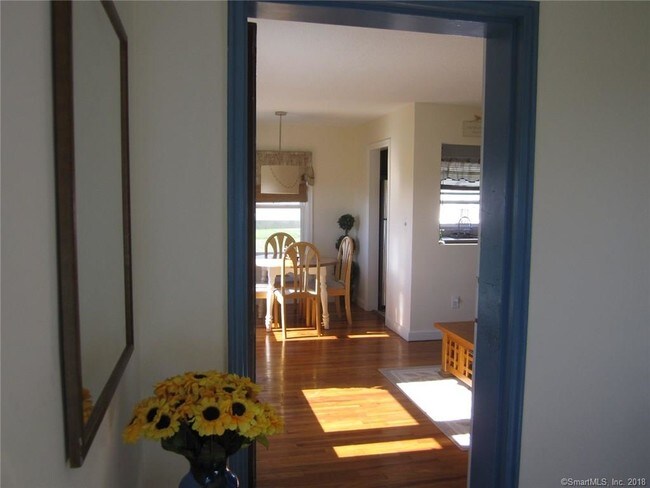 Foto del edificio - 212 Point Beach Dr