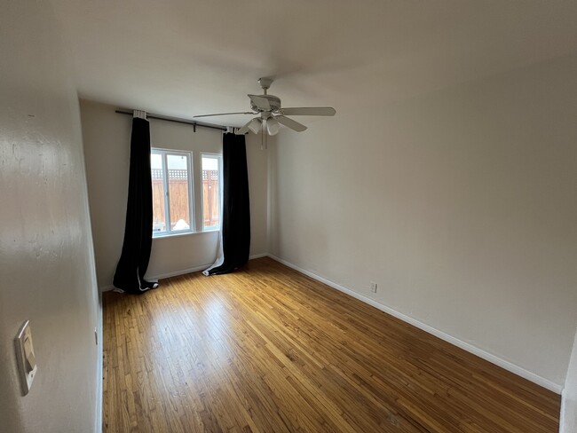 Foto del edificio - 2221 Polk Ave