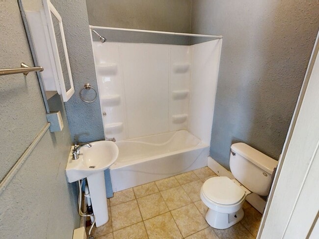 Building Photo - 3127 Restormel St