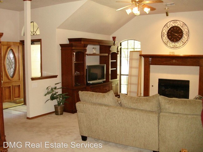 Foto del edificio - 3 br, 2 bath House - 4008 Kent St