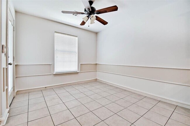 Foto del edificio - 2800 SW Azalea Ave