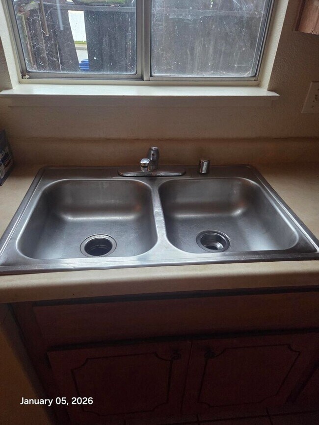 Foto del edificio - 1133 Le Brun Ln