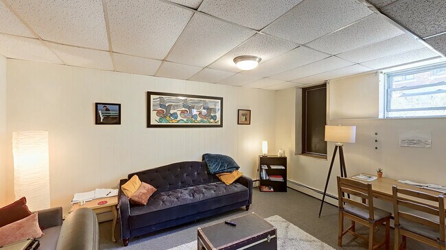 Foto del edificio - 99 Glenville Ave