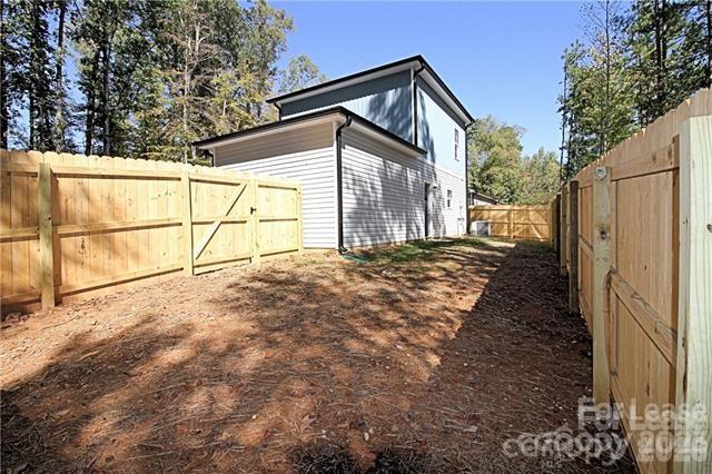 Foto del edificio - 7924 E Lane Dr