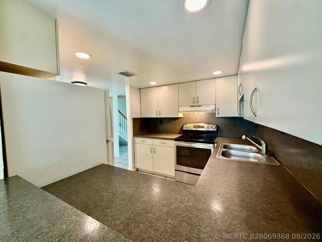 Foto del edificio - 337 Gulfstream Rd