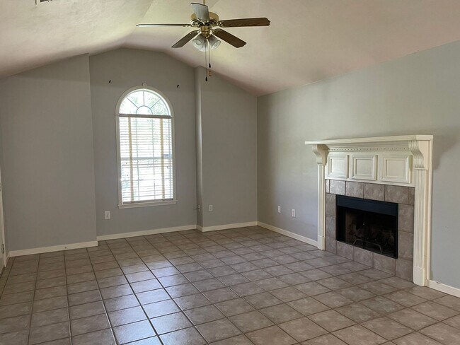Foto del edificio - 2 Bed, 2 Bath Home for Rent in Barnett Bend