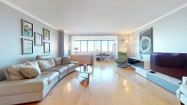 Building Photo - 8 Whittier Pl
