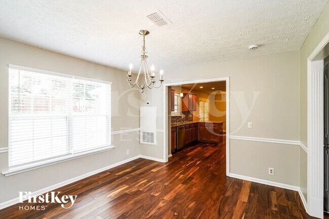 Foto del edificio - 8820 Cressent Glen Ct