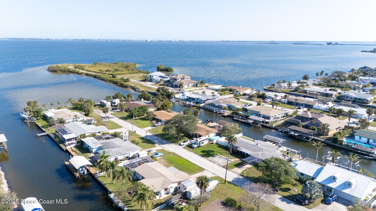 1707 S Harbor Dr, Merritt Island, FL 32952 - House Rental in Merritt Island,  FL | Apartments.com, image size:1240x697