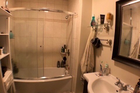 Foto del edificio - 2343 Sherbrook St