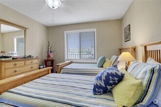 Building Photo - 9901 Sunset Cove Ln