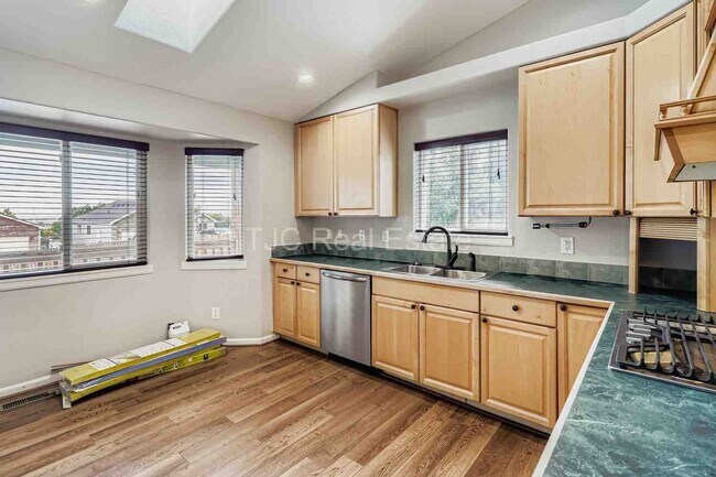 Foto del edificio - 5260 Wyandot St