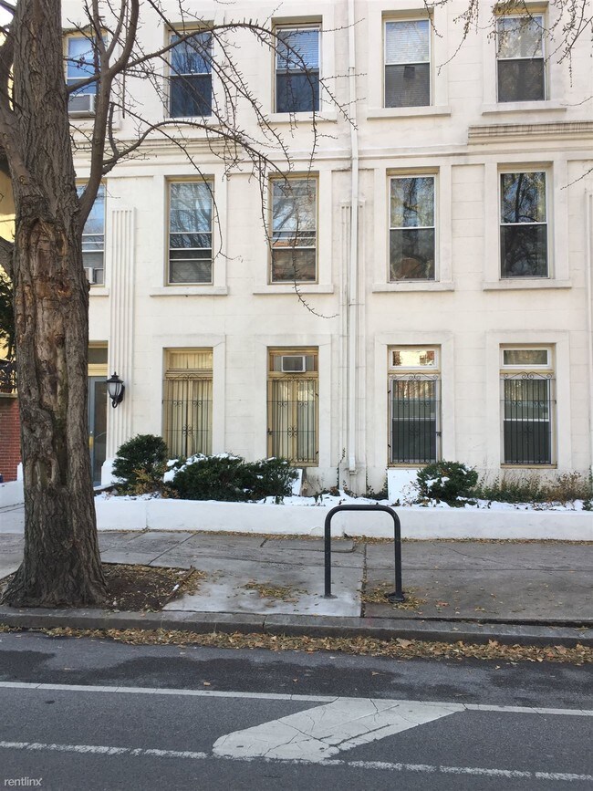 Building Photo - 1 br, 1 bath  - 832 Pine St Unit 1A