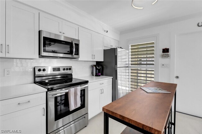 Building Photo - 1215 Edington Pl