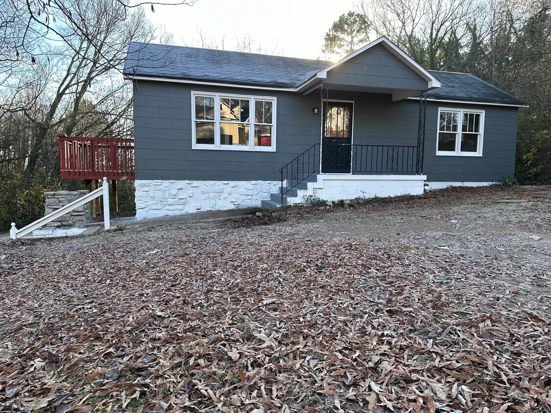 Primary Photo - 4008 Lightfoot Mill Rd