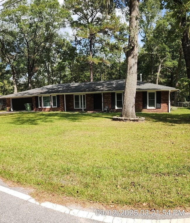 Building Photo - 502 Myrtle Ln