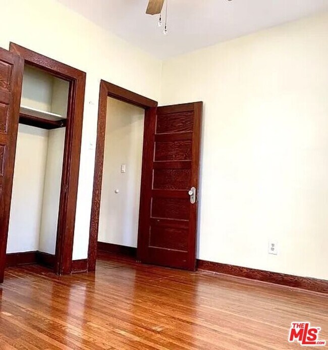 Foto del edificio - 1431 N Las Palmas Ave