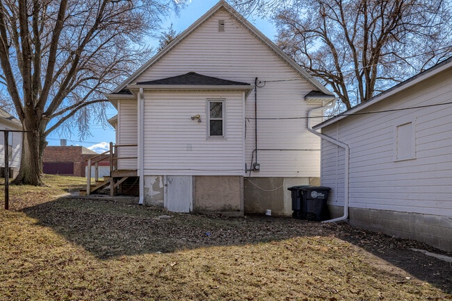 Building Photo - 6524 Maple St