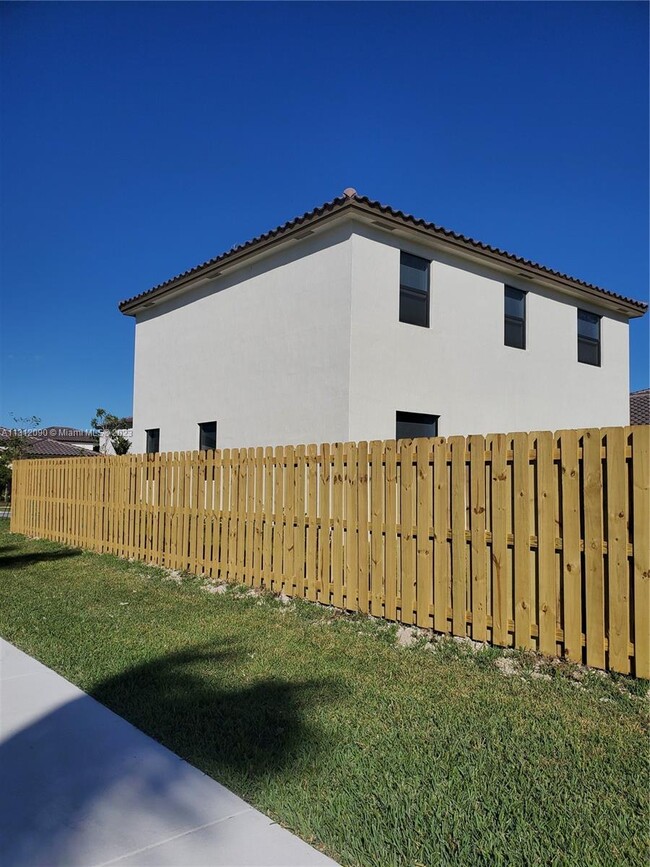Building Photo - 11880 SW 241 Terrace