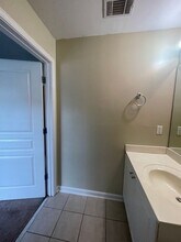 Building Photo - 1121 Tree Top Way