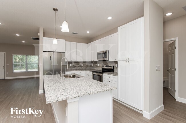 Foto del edificio - 717 Lavender St SE