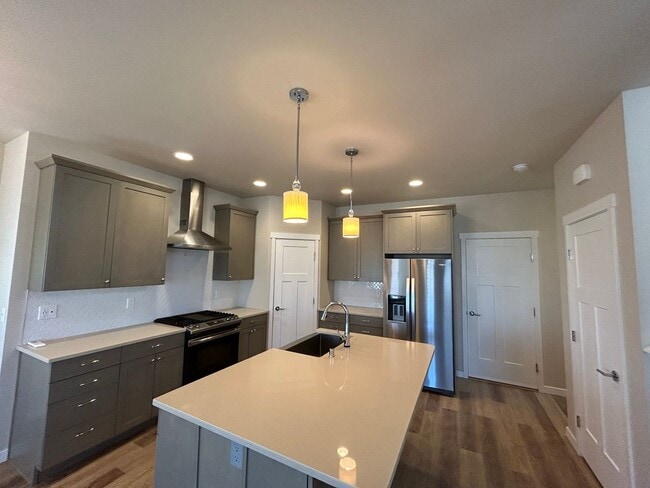Building Photo - 664 Springside Ln