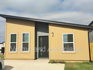 Building Photo - 951 Reading RR Ln