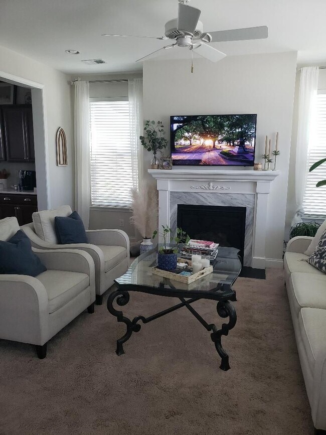 Foto del edificio - Lakeside Serenity Meets Lowcountry Charm!