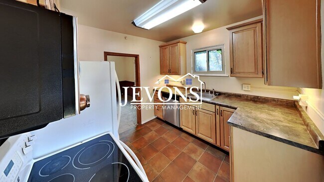 Foto del edificio - Move in by 11/1/25 and receive a $1,100 re...