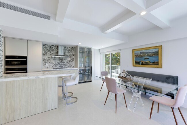 Foto del edificio - 350 S Ocean Blvd