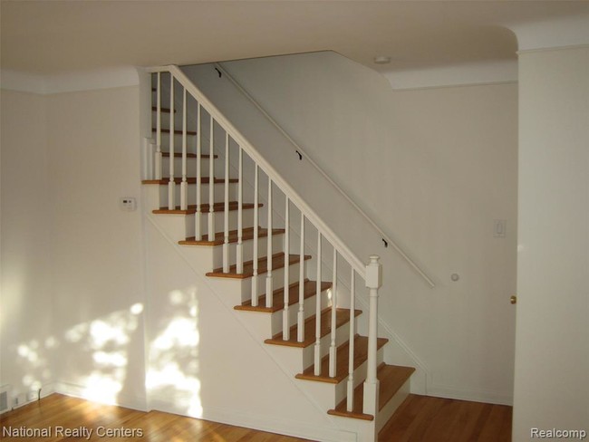 Foto del edificio - 2057 E Maple Rd